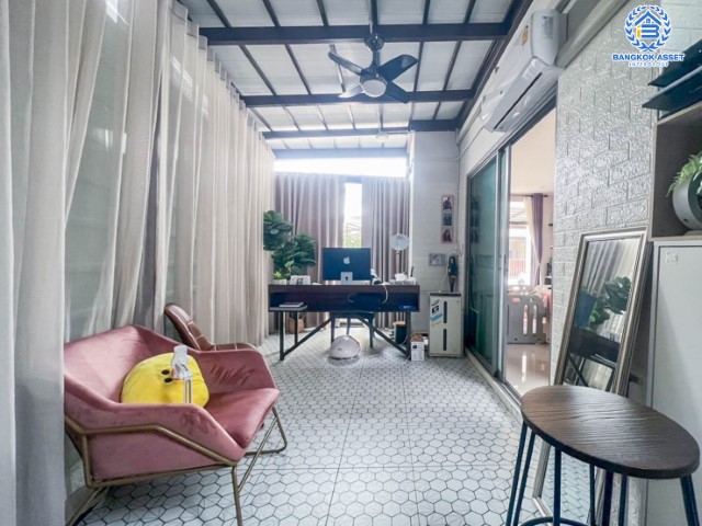 *****บ้านเดี่ยวมือสองย่านนนทบุรี ม.เพอร์เฟคเพลส รัตนาธิเบศร์ เฟส3 หลังมุม! เนื้อที่มากถึง 58.20 ตร.ว. ฟังก์ชัน 3 ห้องนอน 3 ห้องน้ำ 2 ที่จอดรถ สภาพบ้านสวย ตกแต่งใหม่พร้อมอยู่ บนทำเลดี การเดินทางสะดวกสบ่ย ใกล้เซ็นทรัลรัตนาธิเบศร์, ทางด่วน "งามวงศ์วาน" และรถไฟฟ้าสายสีม่วง "สถานีไทรม้า"